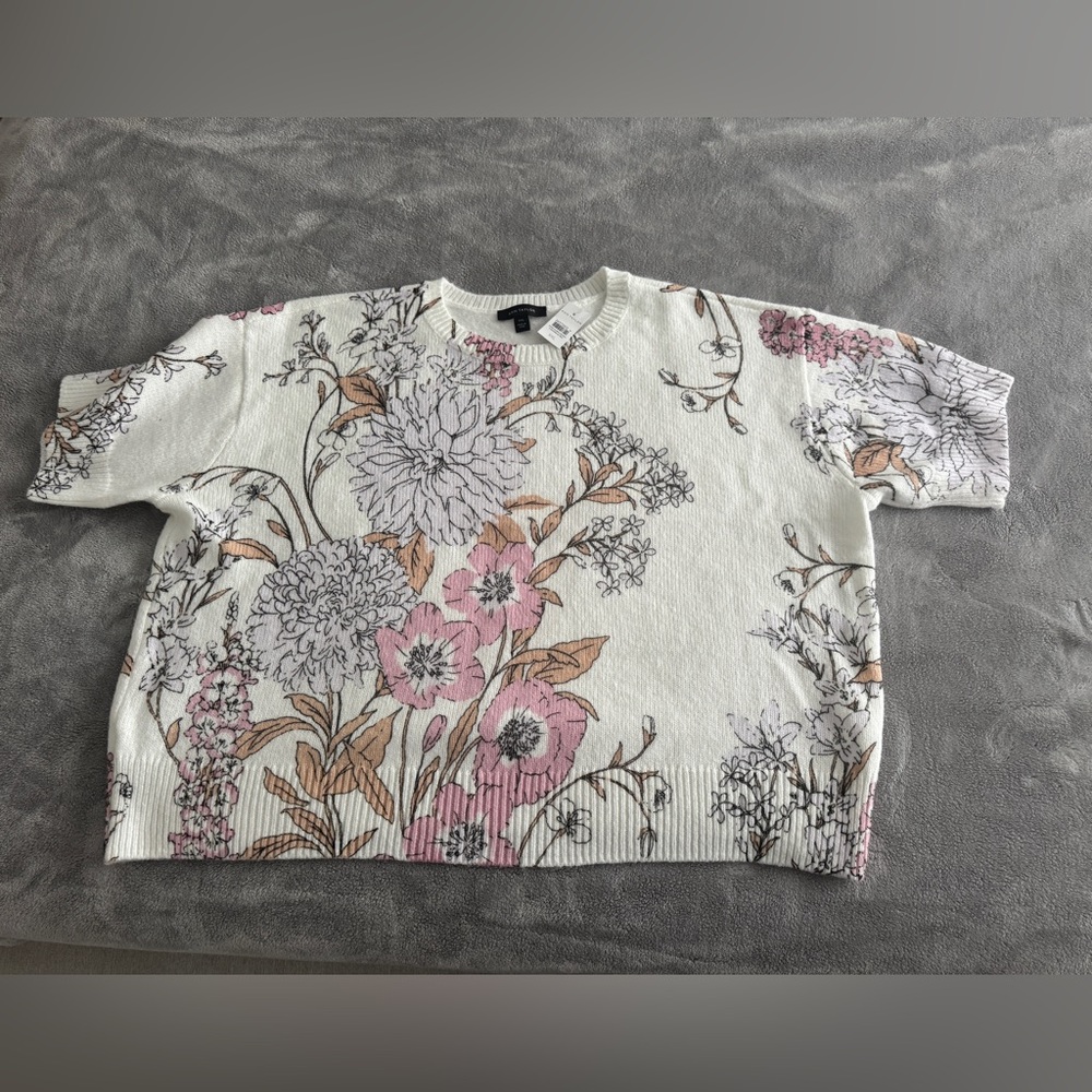 Floral Knit Sweater in White and Pink